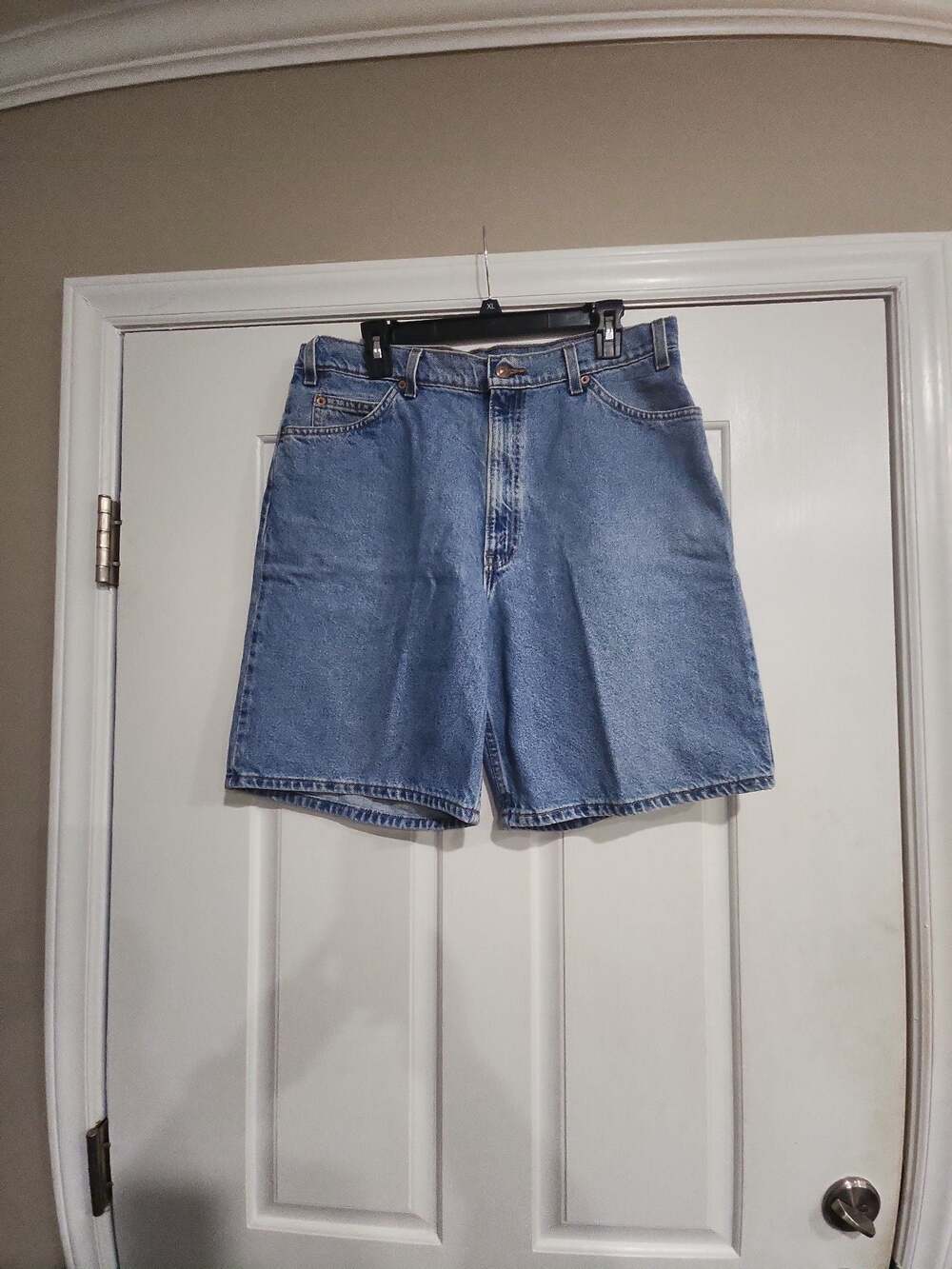 Vintage Levi's 550 Relaxed Fit Denim Shorts Men's Size 36